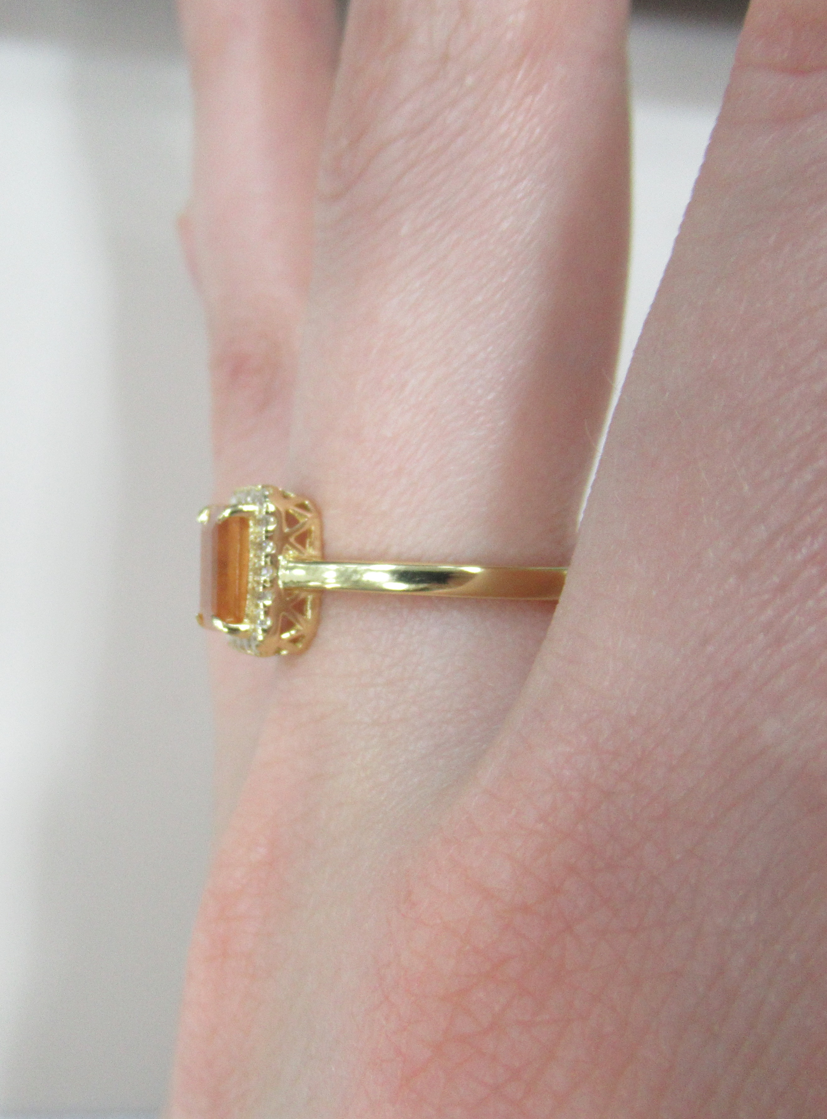 Серебряное кольцо с вульфенитом